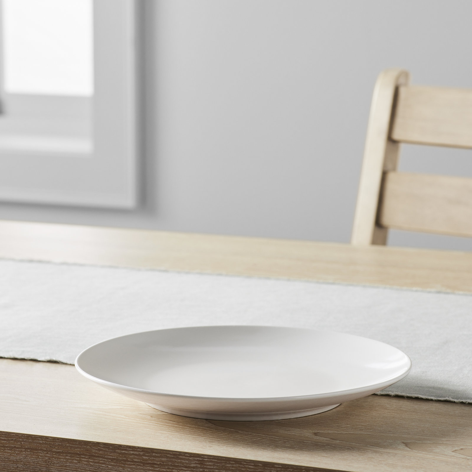 Malmesbury Coupe Stoneware Dinner Plate, White