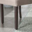Chaise parsons capitonnée en lin rembourré-1032295278