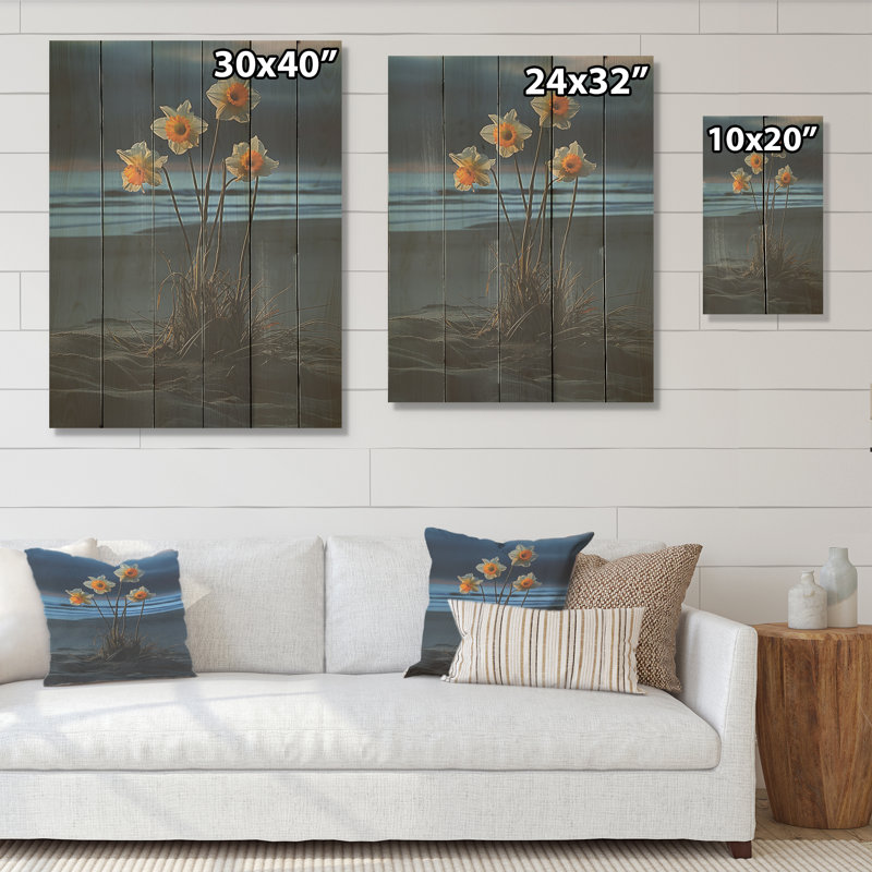 Jonquilles en fleurs sur la plage - Art mural en bois jonquilles sur bois de pin naturel, H 32 po x l 24 po