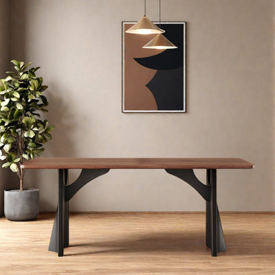 Table de salle à manger en bois massif rétro français.