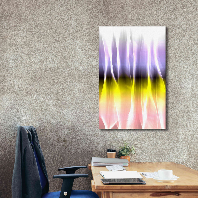 «Mysterious Light 3» par Irena Orlov, estampe numérique sur toile, 12 po x 18 po, H 40 po x l 26 po x P 1,5 po