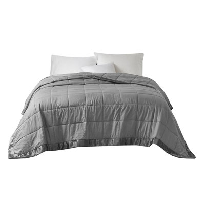 Très grande couverture en duvet synthétique avec garniture en satin gris anthracite