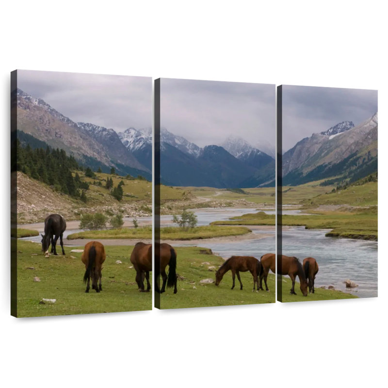 Brampt Karakol Horses, 24" H x 38" W
