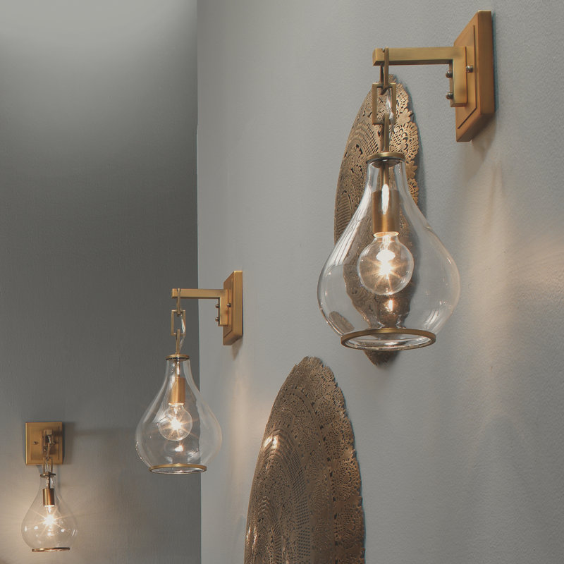 1 - Light Armed Sconce, Brass