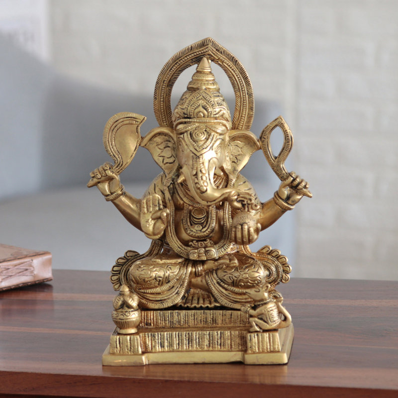 Dareece Figurines & Sculptures