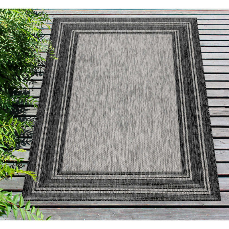 Tapis intérieur / extérieur noir Bugbee, Rectangle 3 pi 3 po x 4 pi 11 po