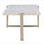 Table basse blanche et champagne