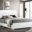 Très grand lit à panneau Eastern, bois blanc, éclairage écoénergétique, atmosphère de chambre à coucher relaxante