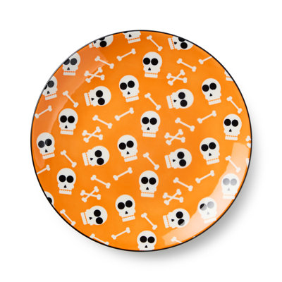 Assiettes à salade d'Halloween à motif de tampons - Six assiettes en porcelaine de 8,75 pouces assorties dans des motifs graphiques d'Halloween audacieux, apportant une énergie effrayante et amusante à chaque rassemblement d'ooût.