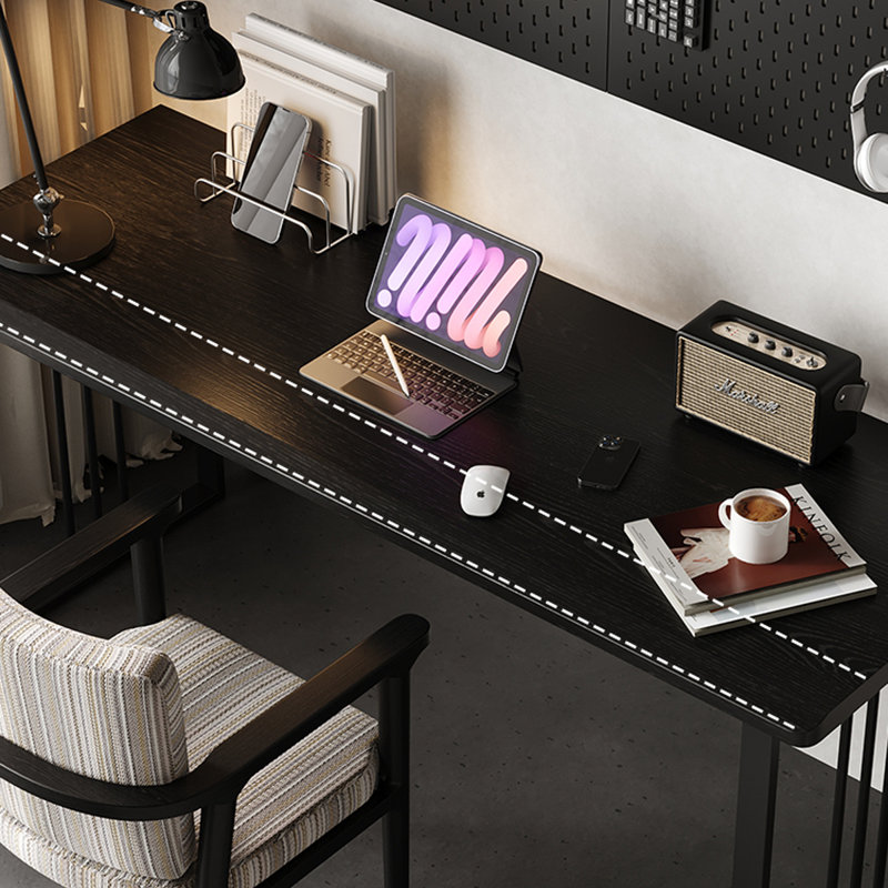Bureau rectangulaire en bois massif et fer noir, H 29,53 po x l 70,87 po x P 23,62 po
