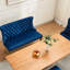 Banc de salle à manger 2 places en velours bleu de style Mid-Century Modern, orné de boutons faits à la main et offrant une assise confortable.