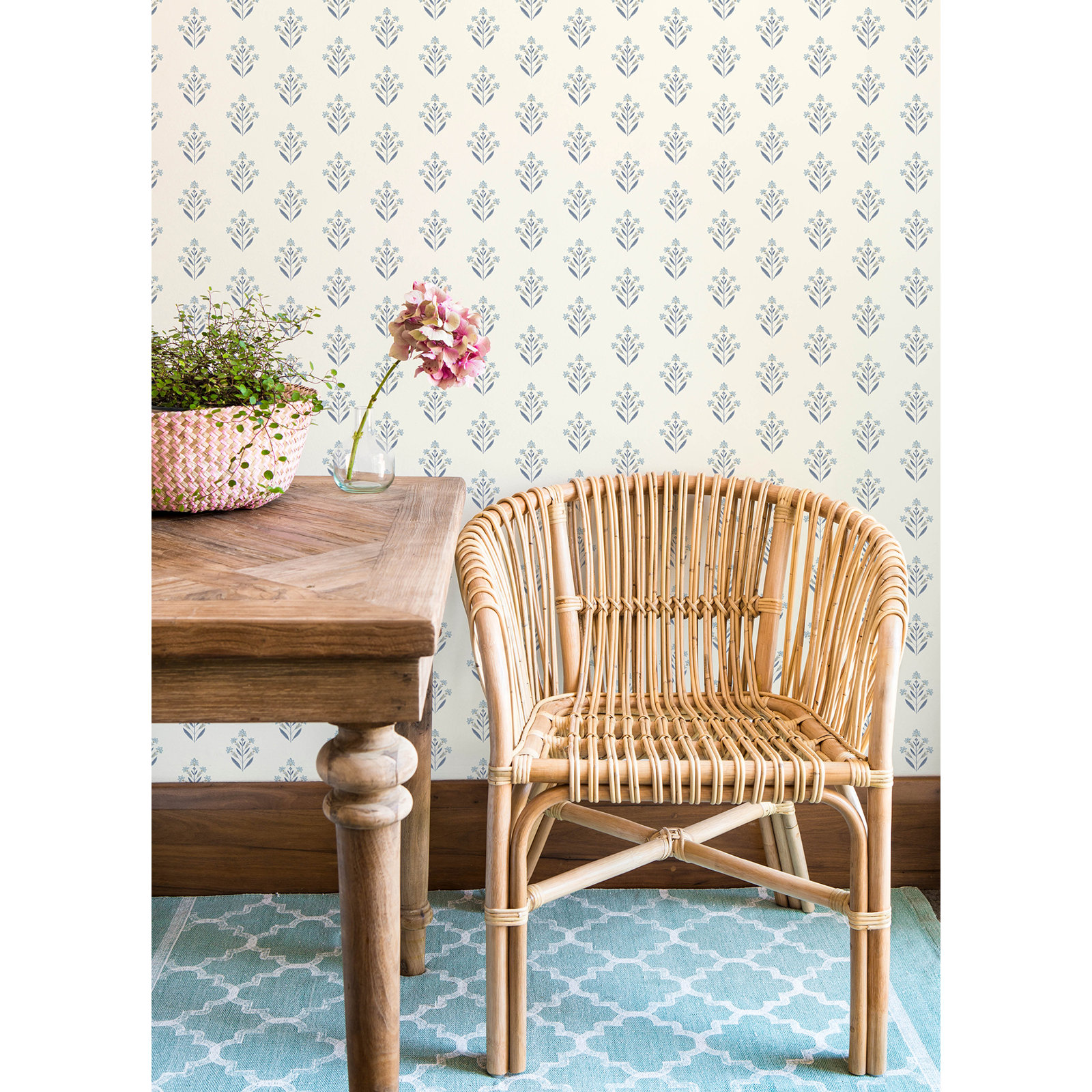 Tenny Prepasted Floral Wallpaper, Blue