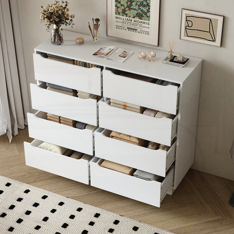 Longue commode avec 8 tiroirs