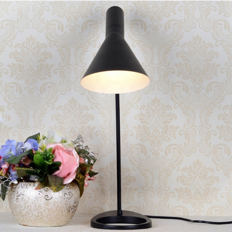 Lampe de table Breneisha en métal, Noir