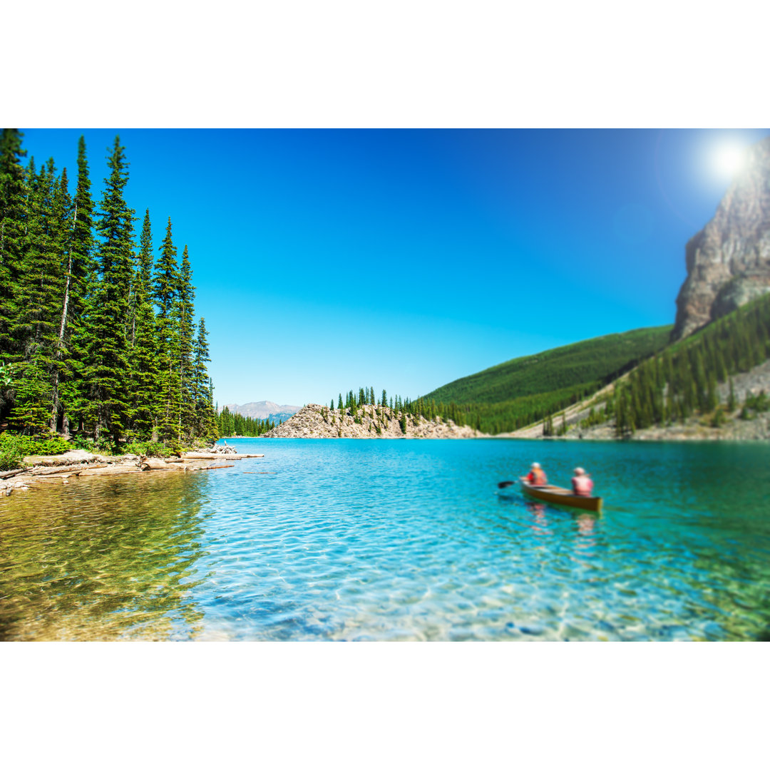 Moraine Lake von LaraBelova - Kunstdrucke auf Leinwand ohne Rahmen