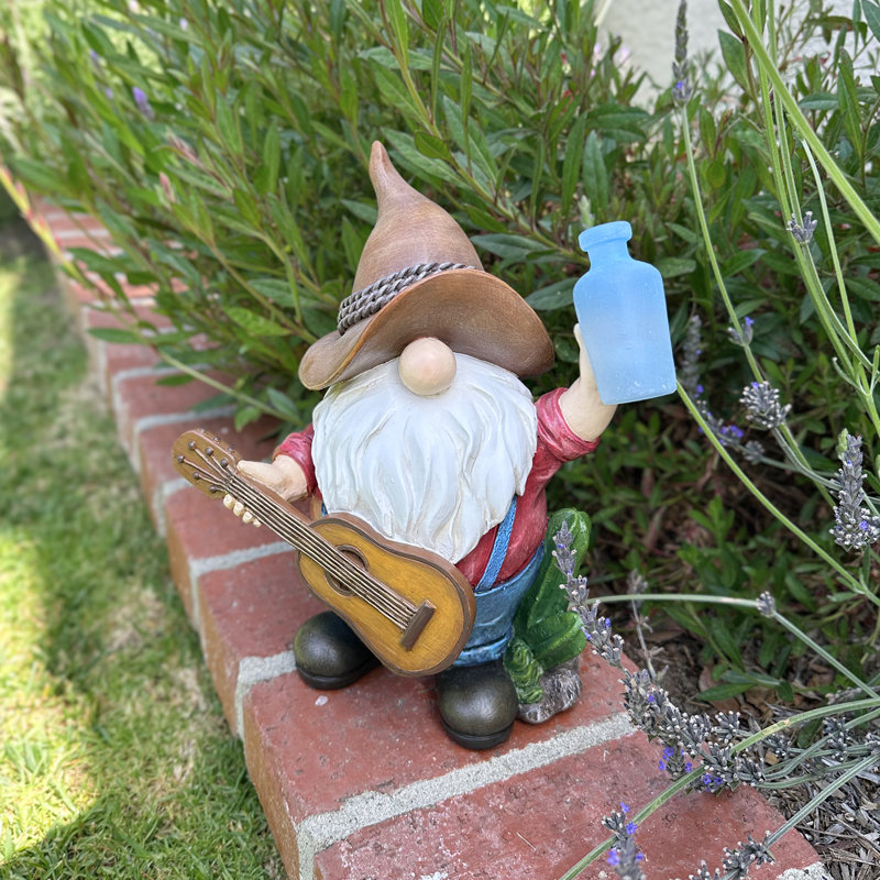 Statue de gnome solaire Exhart avec guitare et bouteille incandescente, 9 x 5 x 11 po Exhart