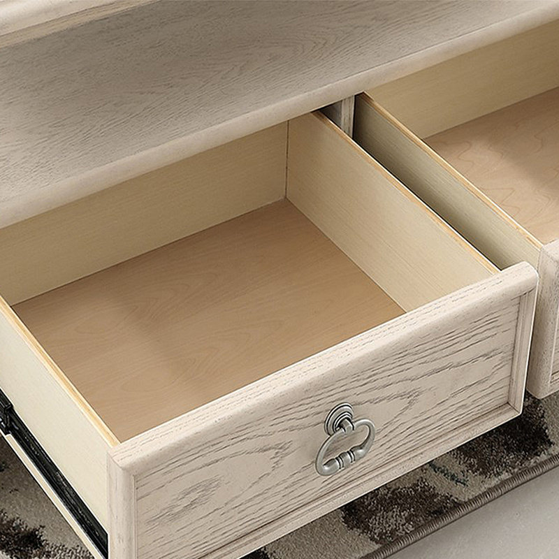 Table basse de style américain avec rangement rétro