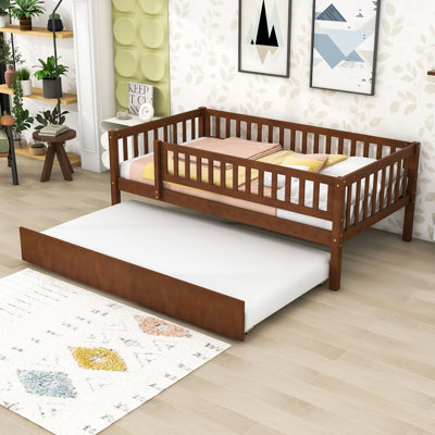 Lit de jour en bois avec couchette simple et garde-corps