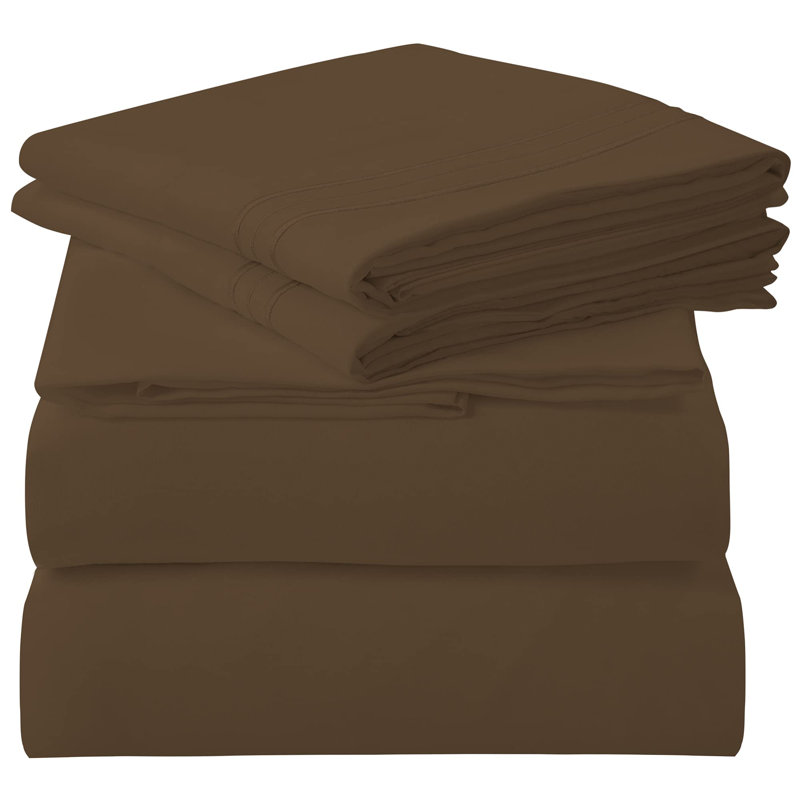 Royale Linens 3 Piece Twin XL Sheets Set - Soft Brushed 1800 Microfiber Bedding - 1 Fitted, 1 Flat Sheet, 1 Pillow case - Wrinkle Free & Fade Resistant - Hotel Luxury Bed Sheets