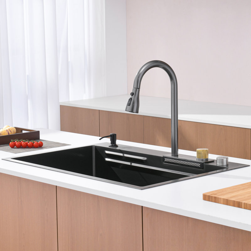 Évier de cuisine encastré en acier inoxydable 30 po / 33 po x 22 po avec robinet en cascade, plateau de préparation et planche à découper