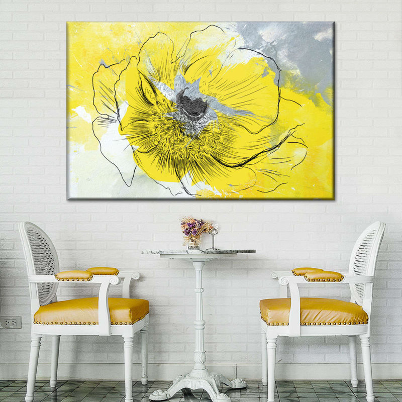 «Bright Yellow Flower», reproduction sur toile, H 26 po x l 39 po x P 1,25 po