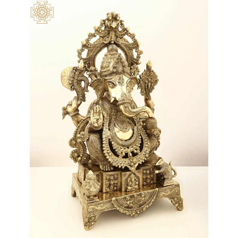 Statue de Ganesha intronisée