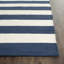 Tapis bleu marine / ivoire rayé tissé à plat à la main Brookvale-63693352