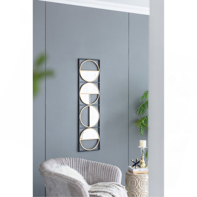 Miroir mural élégant en perles de métal pour le décor de la chambre à coucher et du salon