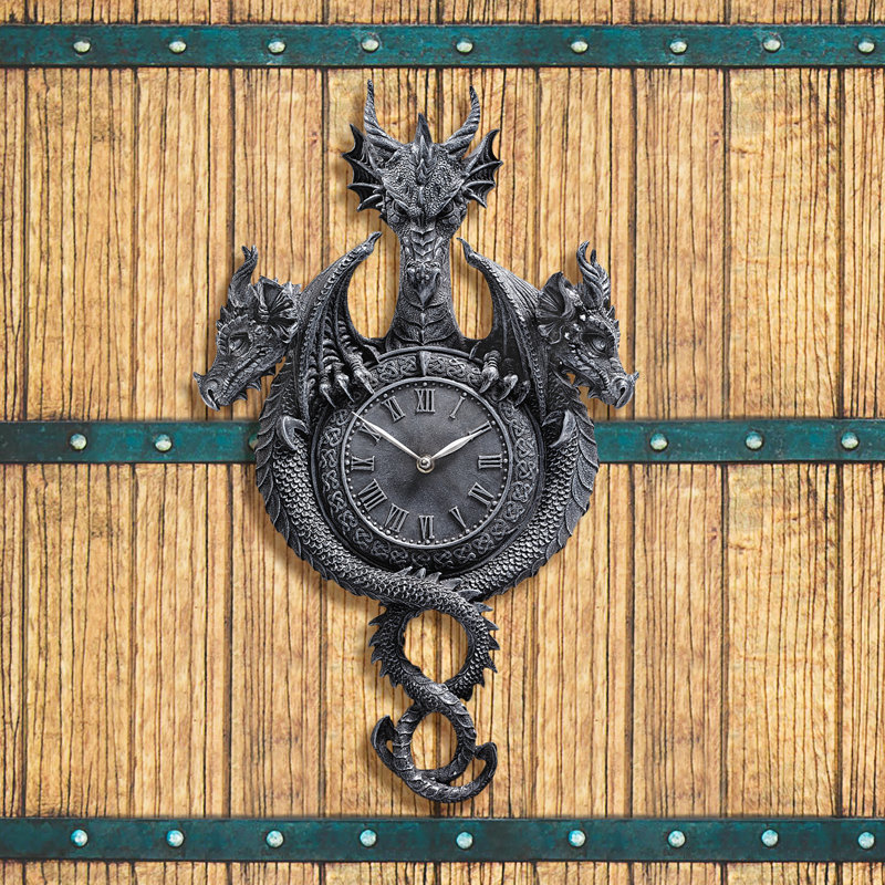 Horloge murale ancienne, actuelle et future sculpturale dragon