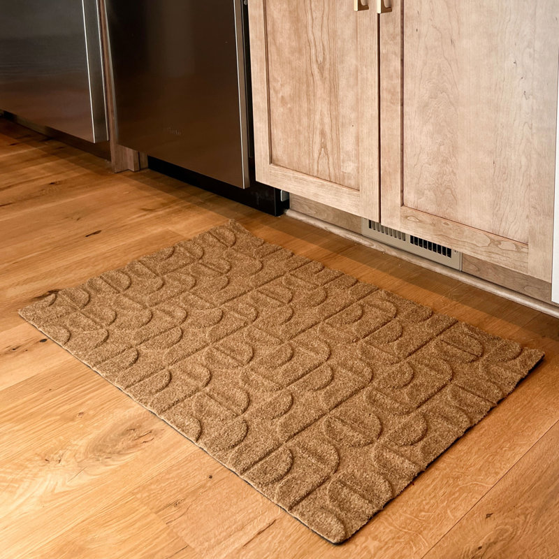 WaterHog® Luxe Hourglass Indoor Outdoor Doormat, Wheat
