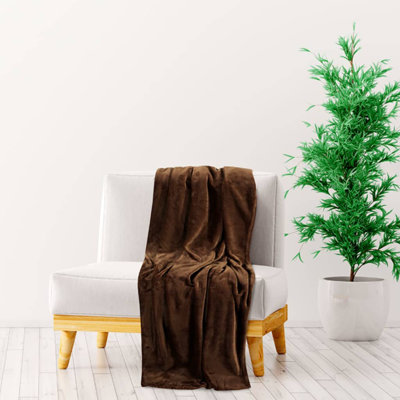 Nashom Throw Blanket