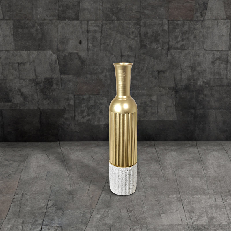 Vase de plancher en métal, H 24 po x l 5 po x P 5 po