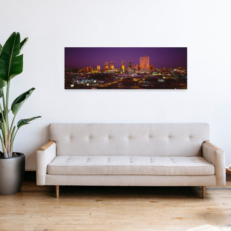 Vue en plongée des gratte-ciels illuminés la nuit, Dallas, Texas, États-Unis, H 48 po x l 16 po