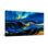 Nautique et plage vagues sous un ciel dramatique