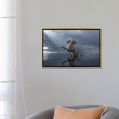 «Elephant and Dog Are Sitting on a Tree in Flood II» par Mike Kyiv - reproduction d'art