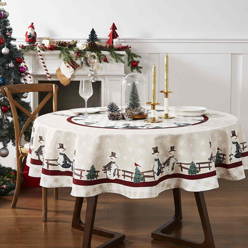 The Holiday Aisle® Karion 70" Round Tablecloth