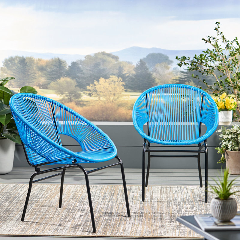 Chaise moderne bleue avec support en fer robuste