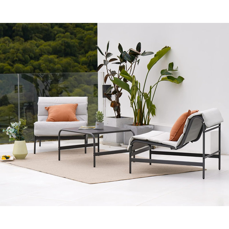 Ensemble de conversation extérieur 3 pièces pour terrasse, comprenant 2 fauteuils profonds et une table d'appoint avec plateau en pierre composite et coussins amovibles en oléfine. Structure en acier résistant aux intempéries. Parfait pour le jardin, la terrasse ou le porche. Gris.