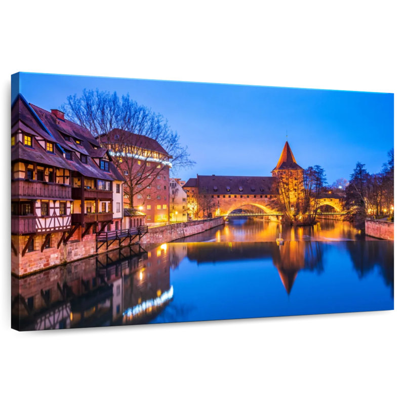 Harpa Nuremberg Glow, 8" H x 12" W