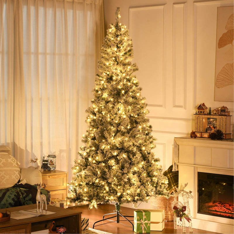 Décoration de Noël artificielle haute 7,5 pi avec 1188 branches floquées par la neige, 500 lumières DEL blanc chaud, ouverture automatique, vert