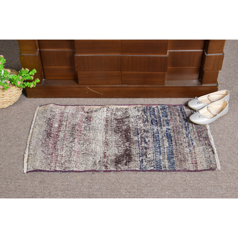 Tapis turc tissé à la main dans un design rétro doux pour un décor de vestibule ou de petit couloir Boho