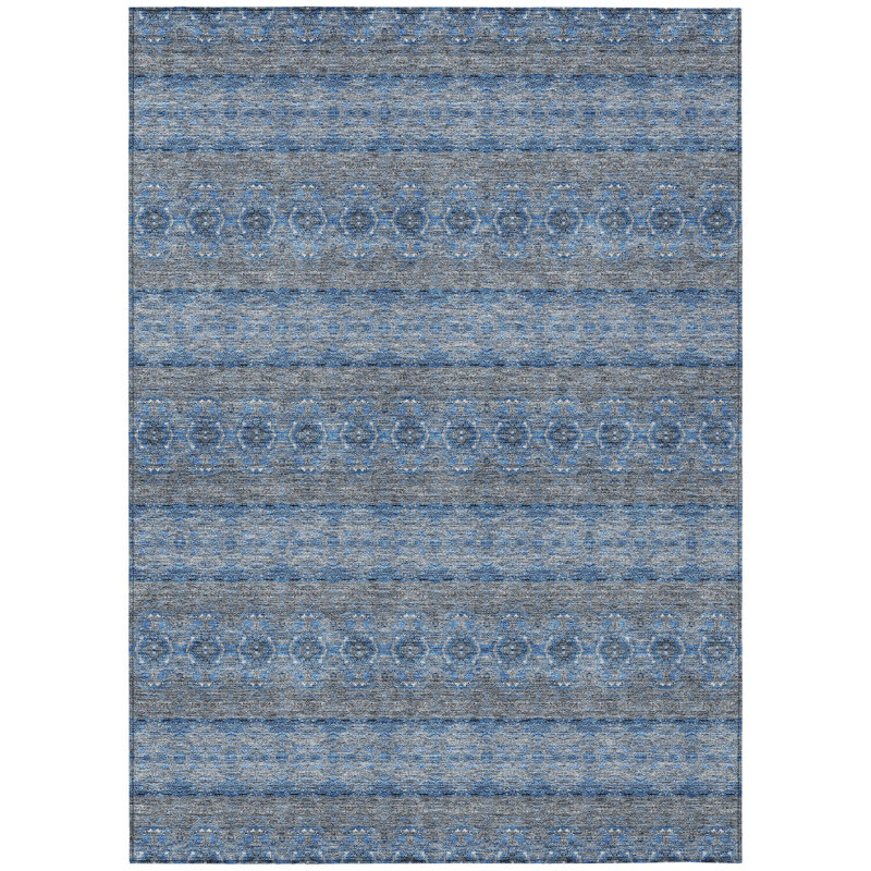 Tapis intérieur / extérieur lavable à motif de médaillons bleu marine et bleu ciel 10 pi x 14 pi HomeRoots