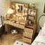 Grand bureau de coiffeuse 47,4 po avec miroir, lumières, 5 tiroirs, tablettes ouvertes et station de charge, finition naturelle