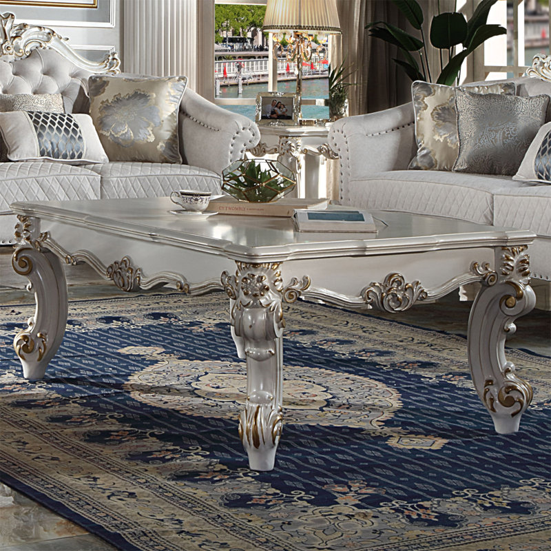 Table basse avec perle antique