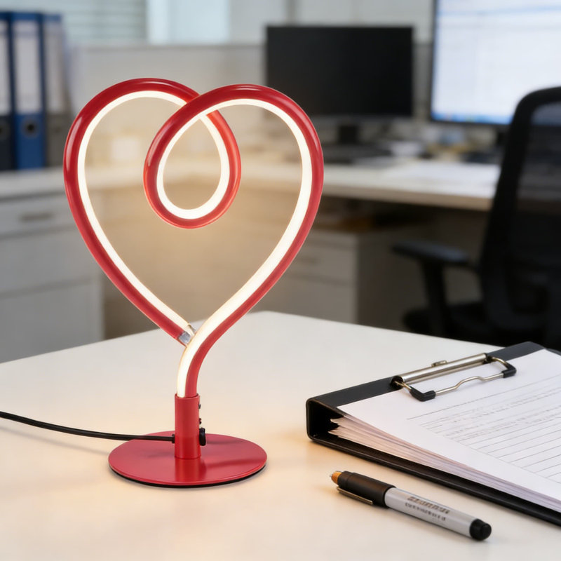 Lampe de table en forme de cœur avec contrôle tactile et éclairage continu à intensité variable 3CCT, lampe de chevet alimentée par USB pour la chambre à coucher, le bureau et les petits espaces