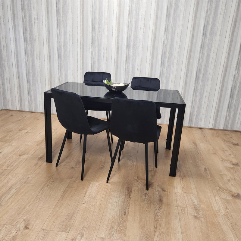 Cloverfield 4 - Person Dining Set, 75"H x 70"W x 120"L