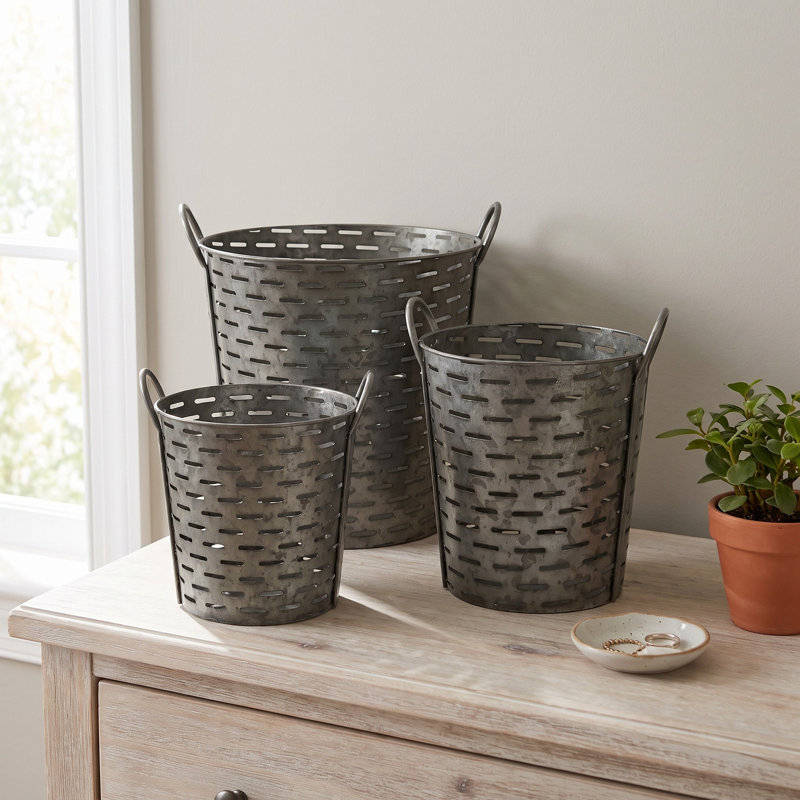 Gracie Oaks Decorative Bin