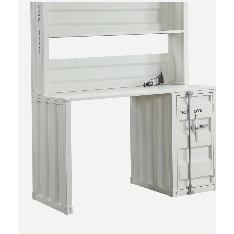 Bureau d'écriture avec porte blanche et bibliothèque