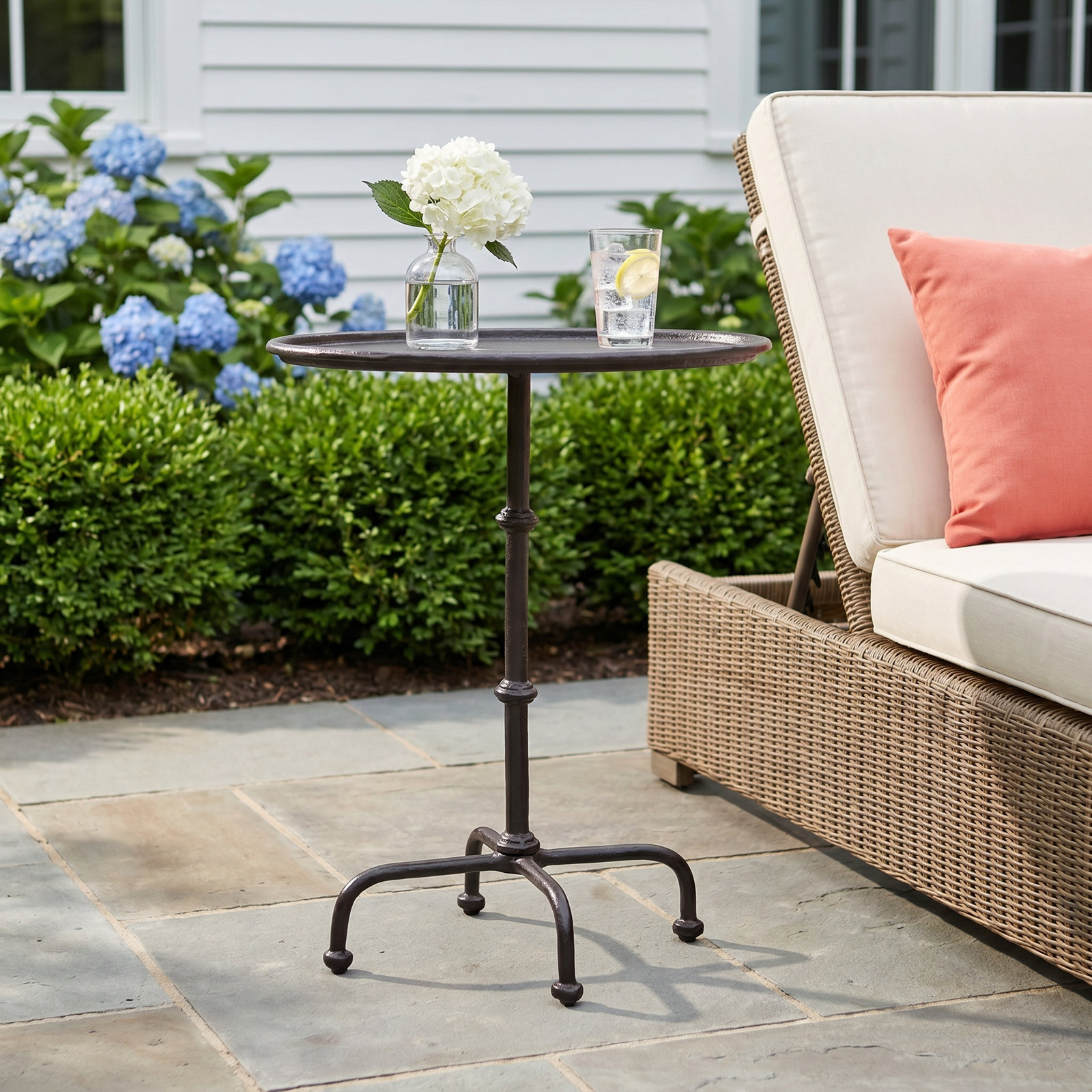 Aucilla 20" Patio Side Table