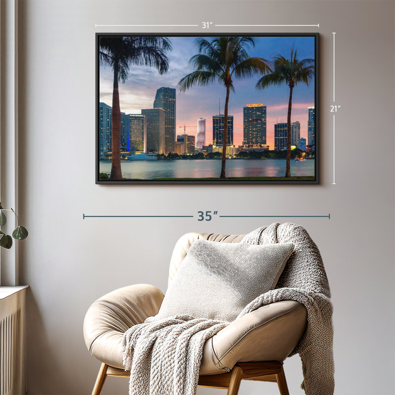 «Miami Skyline At Dusk», reproduction sur toile, H 21 po x l 31 po